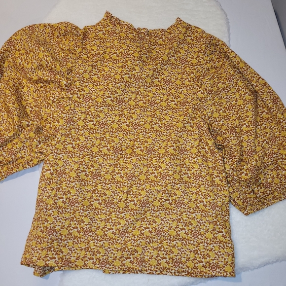 Universal Thread Golden Yellow Top 3/4 sleeves Size S - Picture 4 of 7
